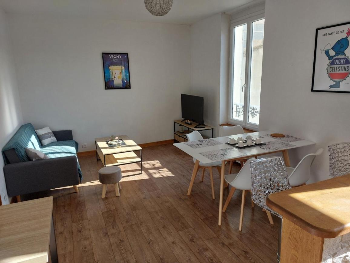 Appartement Proche Des Parcs Vichy Luaran gambar